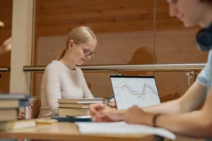 studia finanse i prawo w biznesie