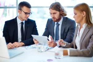 sprzedaż udziałów w spółce może mieć różnorodne przyczyny