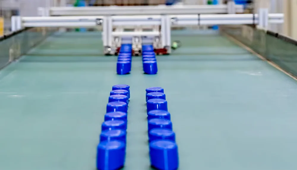 Opakowania z tworzyw sztucznych to też atrakcyjne i funkcjonalne zakrętki